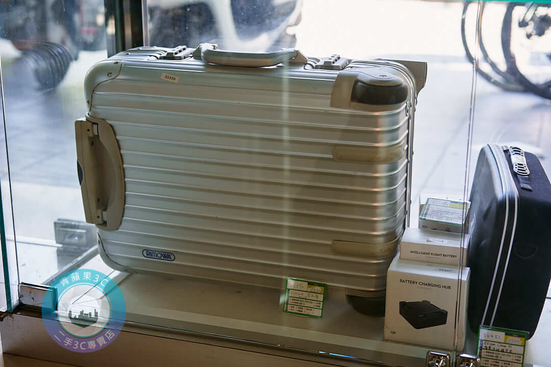 RIMOWA 收購流程示意圖:照片估價→現場評估→當場成交